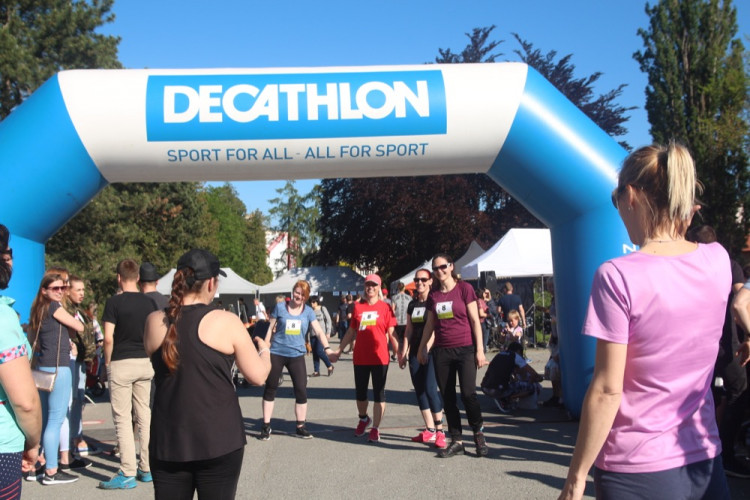 FOTOGALERIE: V parku se konal pátý ročník charitativní akce Jeden běh nestačí. Podívejte se na fotky!