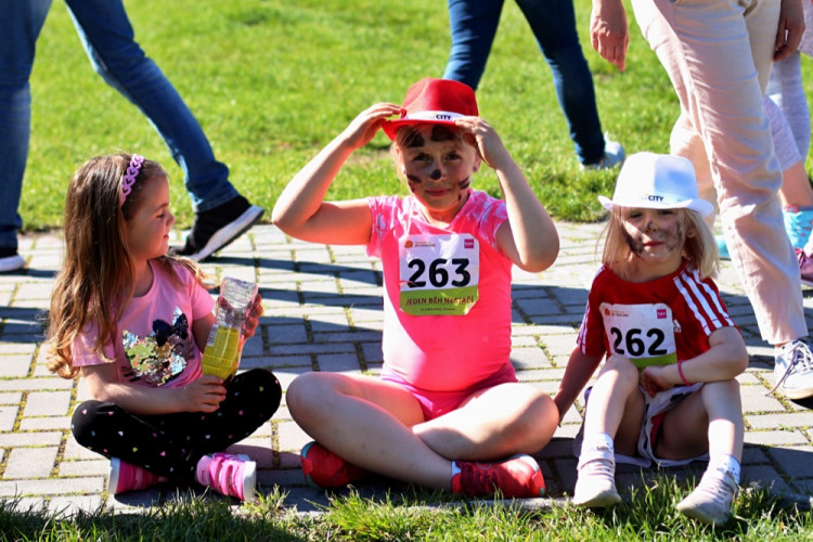FOTOGALERIE: V parku se konal pátý ročník charitativní akce Jeden běh nestačí. Podívejte se na fotky!