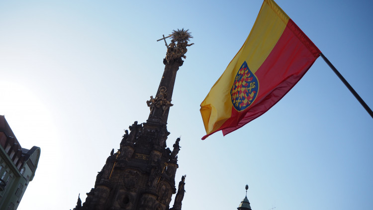 FOTOGALERIE: Na Horní náměstí přišly stovky lidí podpořit nezávilost justice, demonstrovalo se po celé republice