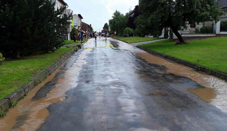  FOTOGALERIE: Silné bouřky trápí náš kraj. Další by měly přijít dnes odpoledne