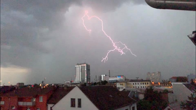 Bouřka vašima očima 2: Podívejte se na fotky, které poslali do redakce čtenáři