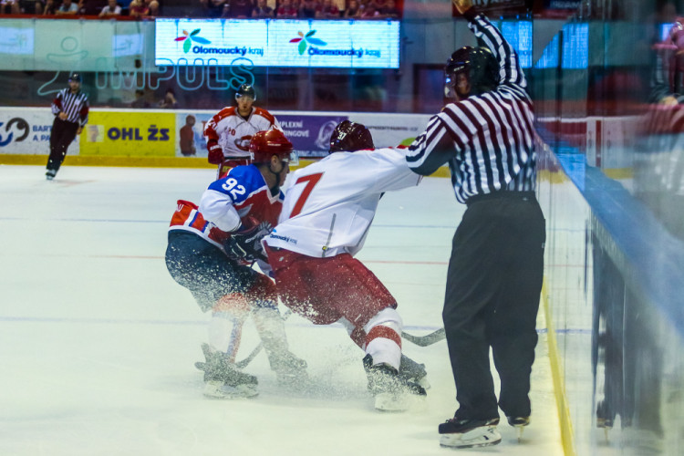 FOTOGALERIE: Olomoučtí hokejisté na úvod přípravy prohráli s kazašským Kokšetau 2:3 po nájezdech