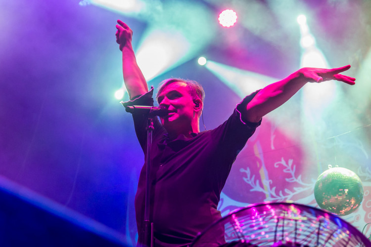 FOTOGALERIE: Létofest letos přilákal davy lidí, neodradily je ani bouřkové mraky a občasný déšť