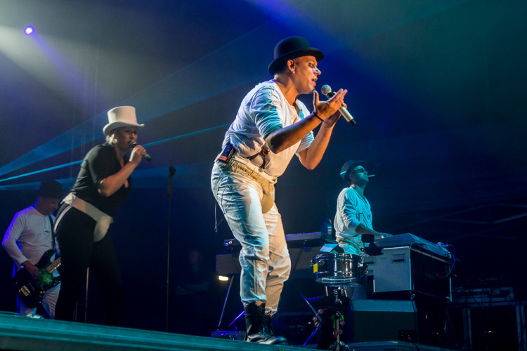 FOTOGALERIE: Létofest letos přilákal davy lidí, neodradily je ani bouřkové mraky a občasný déšť