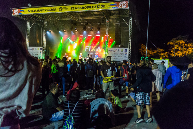 FOTOGALERIE: Létofest letos přilákal davy lidí, neodradily je ani bouřkové mraky a občasný déšť