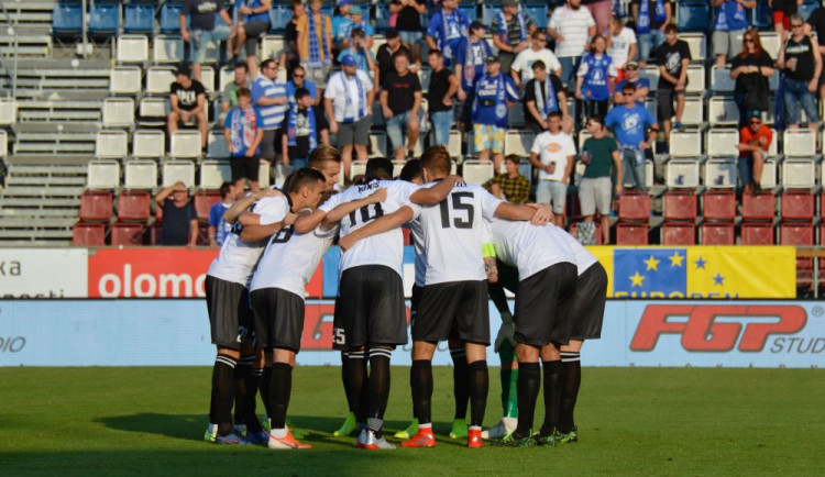 FOTOGALERIE: Olomouc porazila v retrodresech oslabené Teplice 2:0 a slaví třetí ligovou výhru