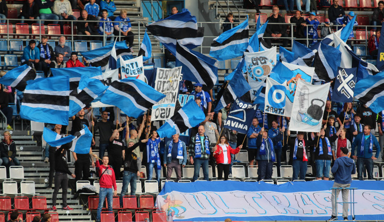 FOTOGALERIE: Sigma nevyužila oslabení Slovácka, které dohrávalo v deseti, remizovala 2:2