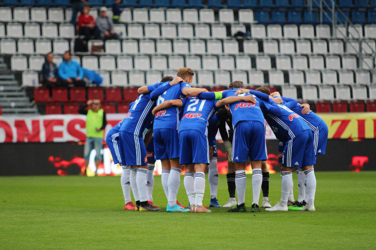 FOTOGALERIE: Sigma nevyužila oslabení Slovácka, které dohrávalo v deseti, remizovala 2:2