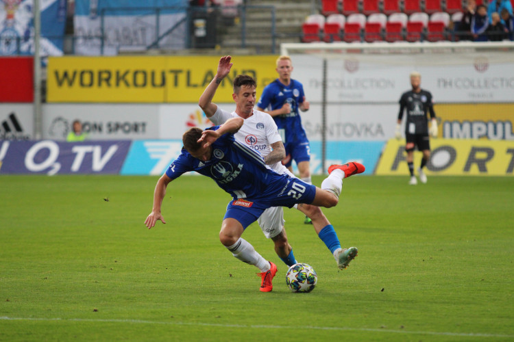 FOTOGALERIE: Sigma nevyužila oslabení Slovácka, které dohrávalo v deseti, remizovala 2:2