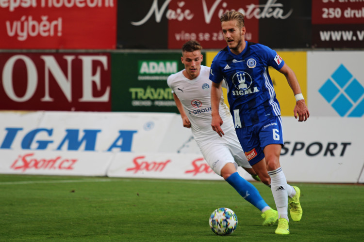FOTOGALERIE: Sigma nevyužila oslabení Slovácka, které dohrávalo v deseti, remizovala 2:2
