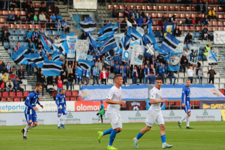 FOTOGALERIE: Sigma nevyužila oslabení Slovácka, které dohrávalo v deseti, remizovala 2:2
