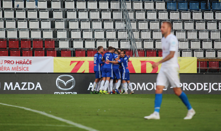 FOTOGALERIE: Sigma nevyužila oslabení Slovácka, které dohrávalo v deseti, remizovala 2:2