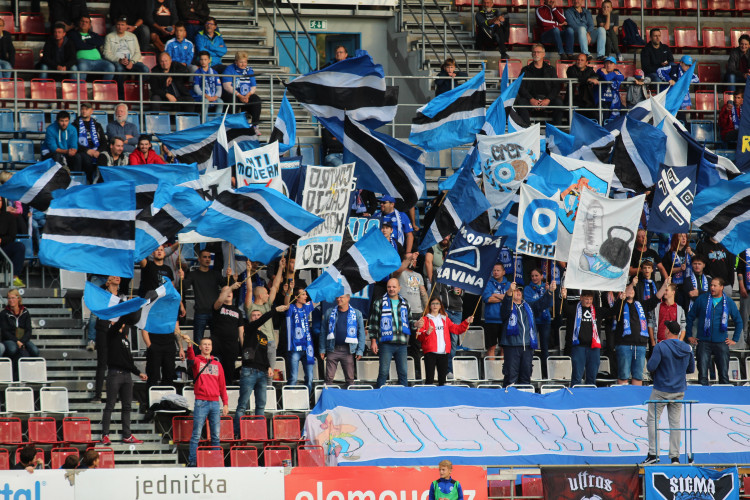 FOTOGALERIE: Sigma nevyužila oslabení Slovácka, které dohrávalo v deseti, remizovala 2:2