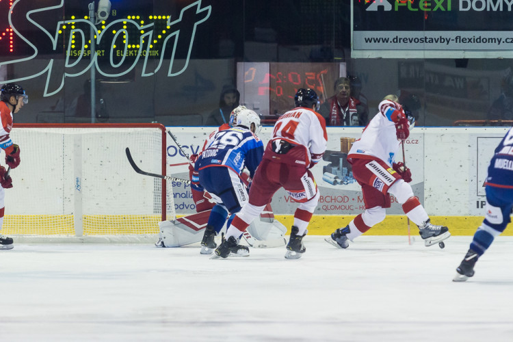 FOTOGALERIE: Mora sice proti Kometě vedla, pak ale třikrát inkasovala