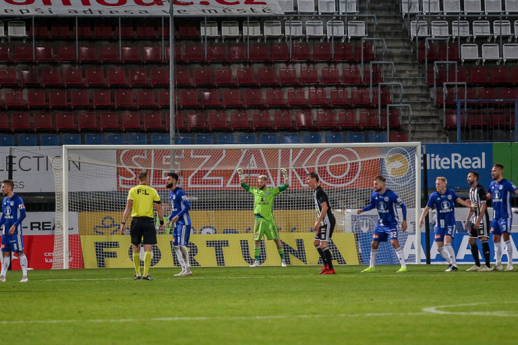 FOTOGALERIE: Sigma doma poprvé prohrála. Hanáky porazili ligoví nováčci z Českých Budějovic