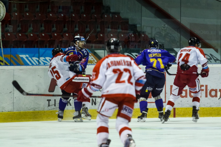 FOTOGALERIE: Devátá prohra z deseti zápasů. Olomouc doma padla s předposledním Zlínem
