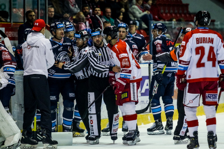 FOTOGALERIE:  Liberec skolil na domácím ledě Moru gólem v poslední minutě