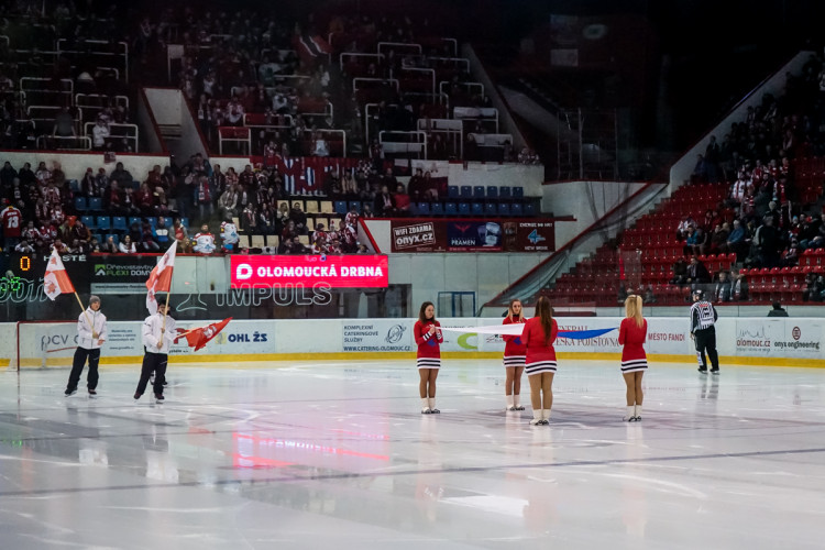 FOTOGALERIE: Hokejisté Olomouce v úvodním zápase předkola nadělili ševcům bůra! Takto vypadal zápas