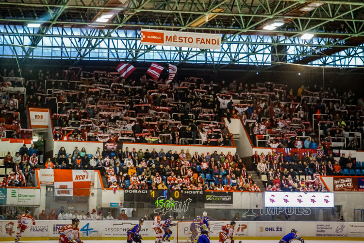 FOTOGALERIE: Hokejisté Olomouce v úvodním zápase předkola nadělili ševcům bůra! Takto vypadal zápas