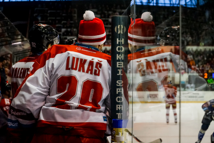 FOTOGALERIE: Hokejisté Olomouce v úvodním zápase předkola nadělili ševcům bůra! Takto vypadal zápas