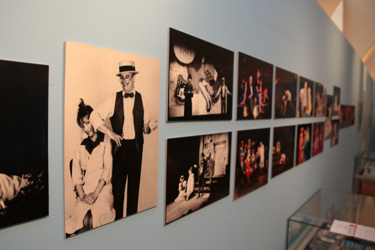 Výstava Jiřího Suchého v Olomouci k 90. narozeninám