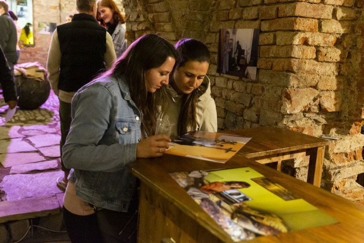 Vernisáž a promítání dokumentu Nitěnky - Příběh bez předsudků