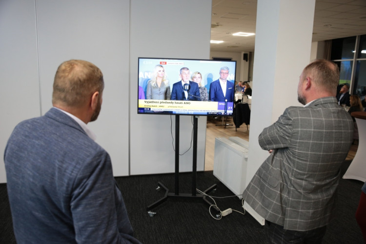 VOLBY 2021: Volební štáby koalice SPOLU a Piráti a Starostové v Olomouci