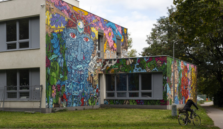 Street Art: Velkoplošné malby ozvláštnily fasády v centru Olomouce i v areálu vysokoškolských kolejí