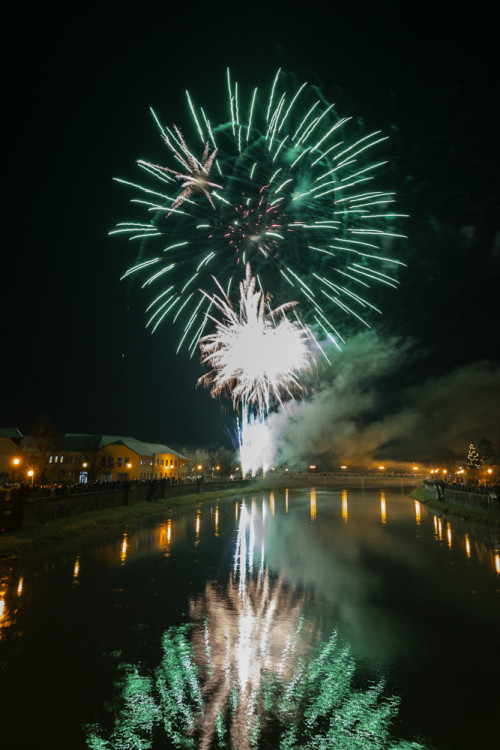 V Přerově přivítali rok 2022 tradičním ohňostrojem u řeky Bečvy