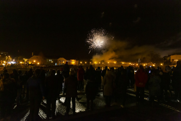 V Přerově přivítali rok 2022 tradičním ohňostrojem u řeky Bečvy