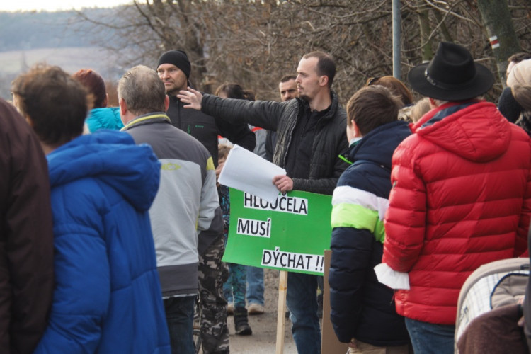 Více zeleně, méně betonu! Hloučela musí dýchat!