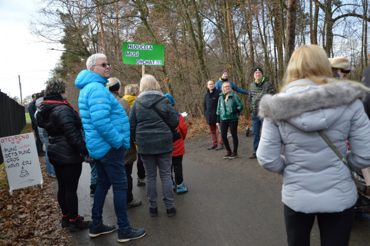 Více zeleně, méně betonu! Hloučela musí dýchat!