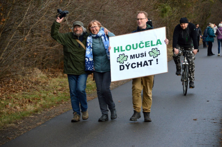 Více zeleně, méně betonu! Hloučela musí dýchat!