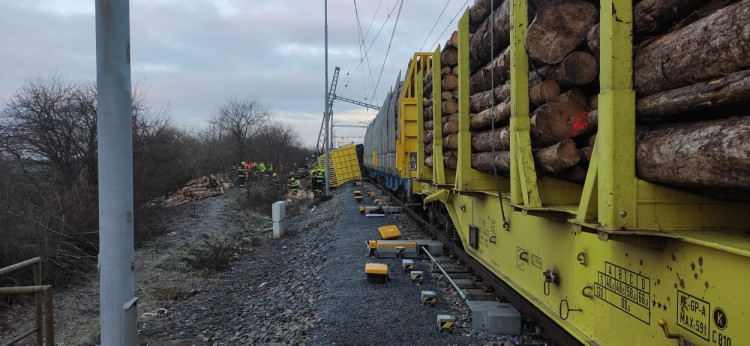 FOTOGALERIE: Srážka dvou nákladních vlaků v Prosenicích