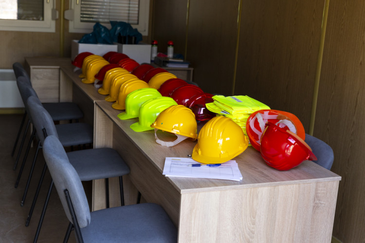 Bývalý armádní opravárenský podnik v Olomouci likviduje těžká technika