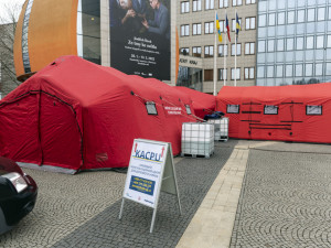 Krajské asistenční centrum odbavilo stovky uprchlíků z Ukrajiny. Nově bude sídlit v Hanáckých kasárnách