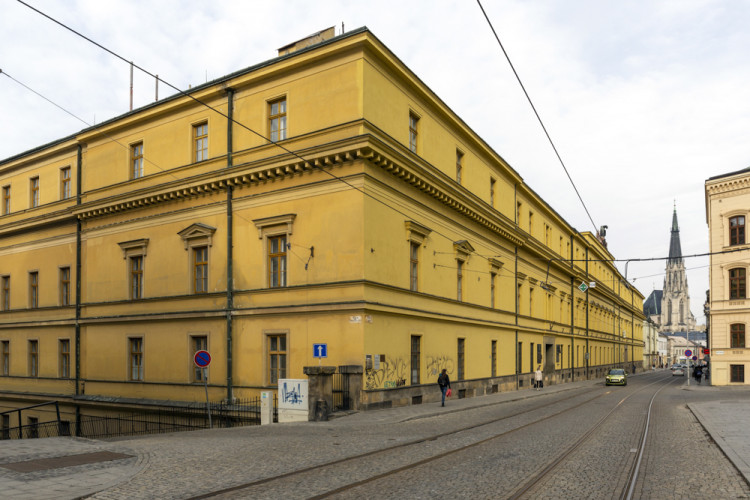 Krajské asistenční centrum odbavilo stovky uprchlíků z Ukrajiny. Nově bude sídlit v Hanáckých kasárnách