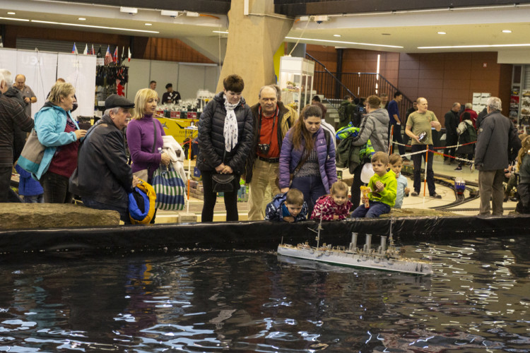 Olomouckou Floru zaplavily modely lodí, vláčků, letadel i stavební a vojenské techniky