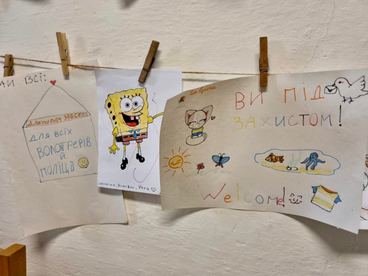FOTOGALERIE: Dětské obrázky a ukrajinské omalovánky