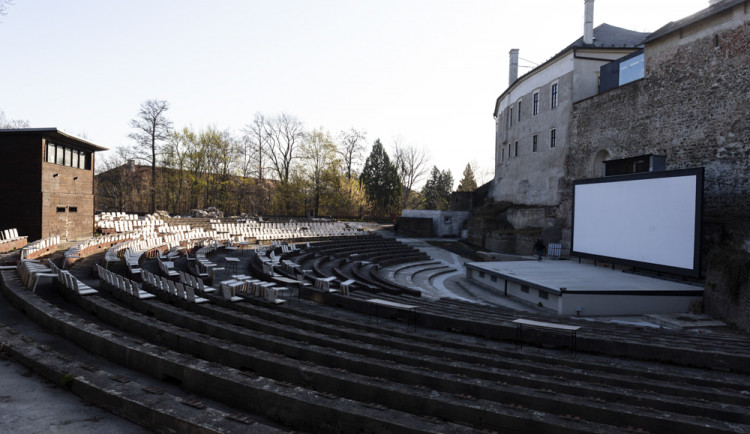 Letní kino v Olomouci prošlo rekonstrukcí. Hlediště ještě čekají úpravy