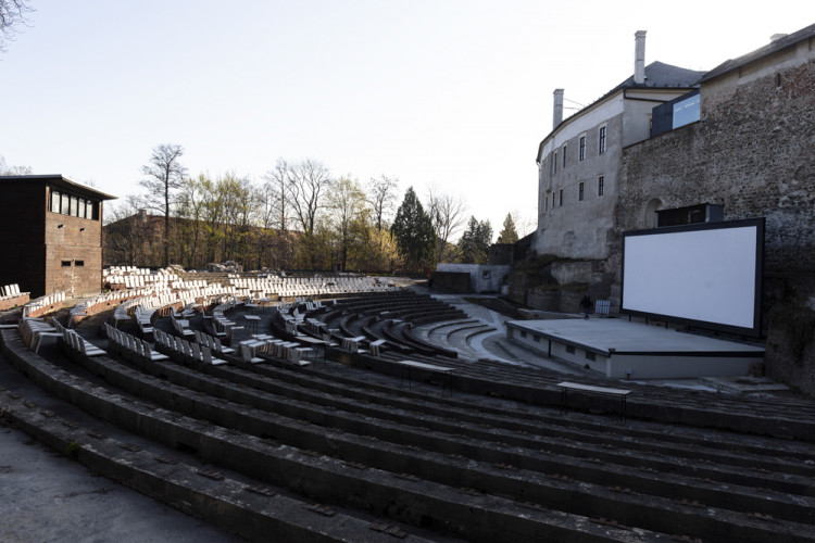 Letní kino v Olomouci prošlo rekonstrukcí. Hlediště ještě čekají úpravy