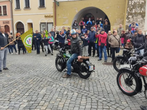 FOTOGALERIE: Jízda veteránů z Přerova na Helfštýn