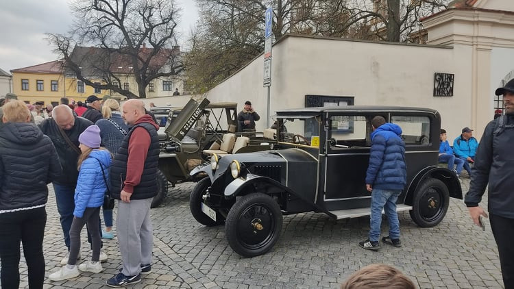 FOTOGALERIE: Jízda veteránů z Přerova na Helfštýn