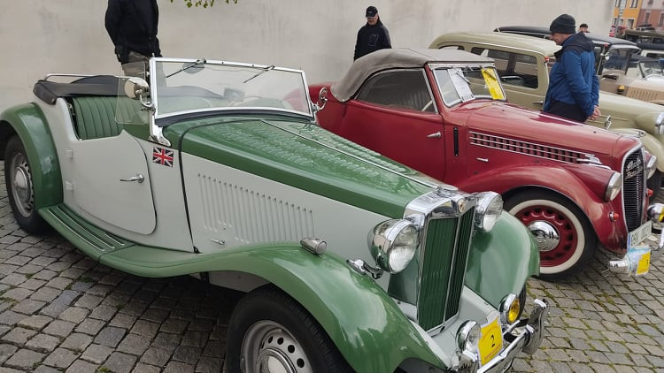 FOTOGALERIE: Jízda veteránů z Přerova na Helfštýn