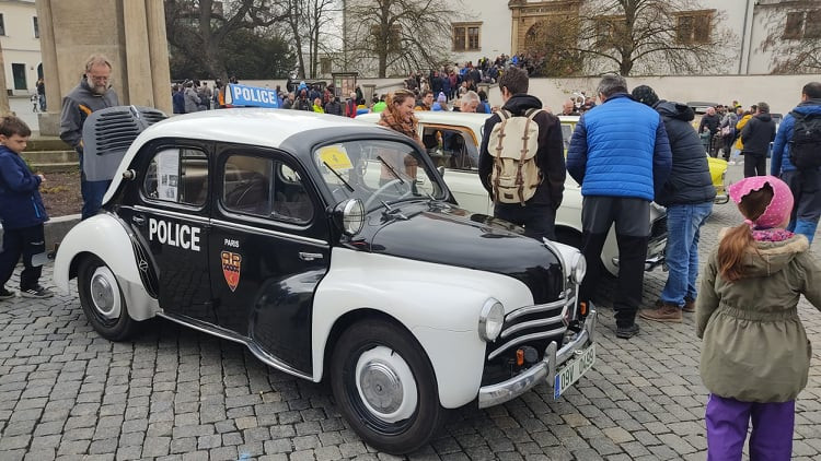 FOTOGALERIE: Jízda veteránů z Přerova na Helfštýn