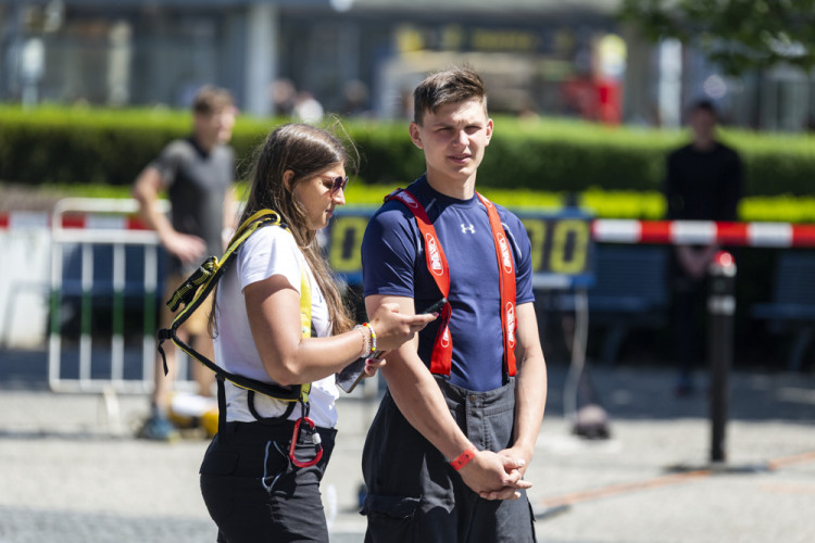 Tažení figuríny a 315 schodů. Hasiči změřili síly na závodech v Olomouci