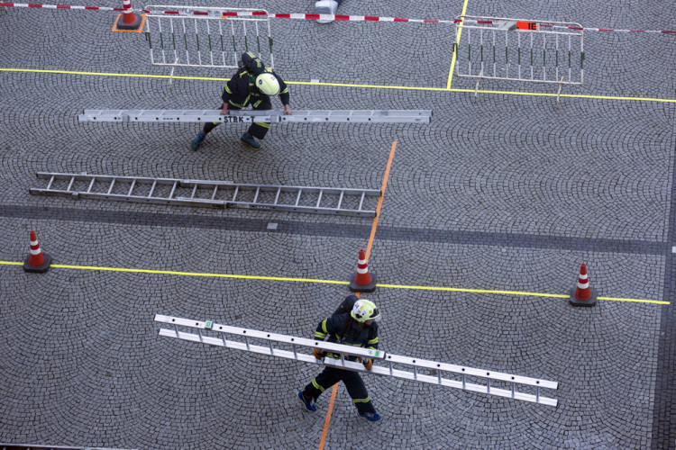 Tažení figuríny a 315 schodů. Hasiči změřili síly na závodech v Olomouci