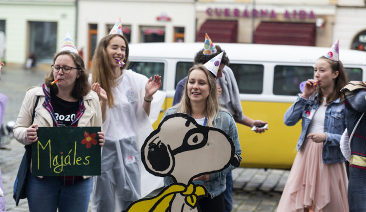 Desátému olomouckému majálesu vládne královský pár ze Stardance