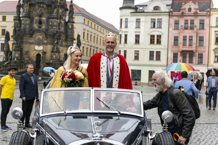Desátému olomouckému majálesu vládne královský pár ze Stardance