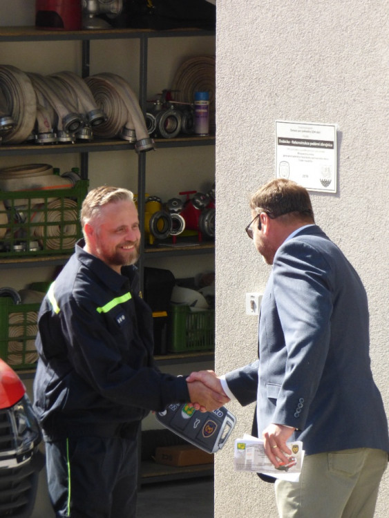 FOTOGALERIE: Nová cisterna pro hasiče z Dubicka